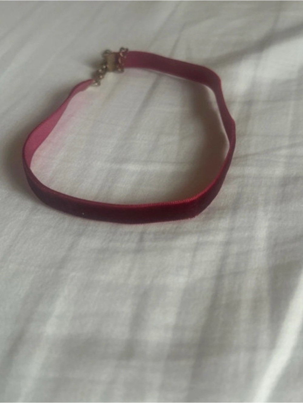 Amazon Velvet Ribbon Choker in Raspberry